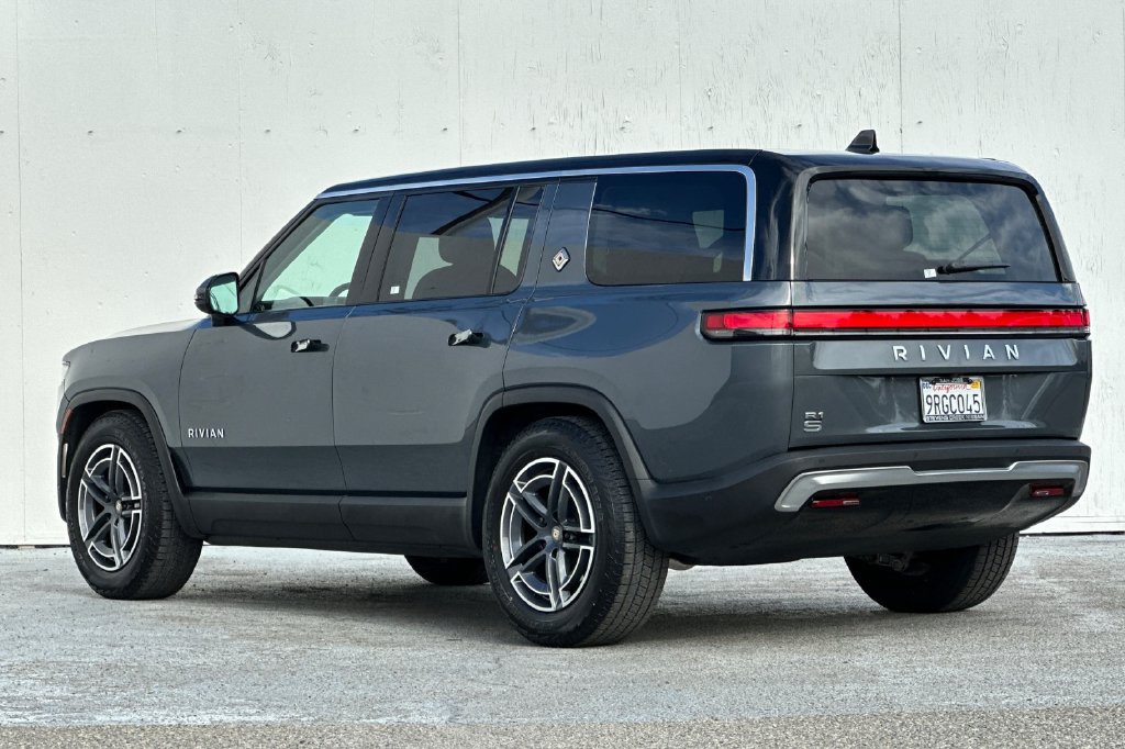 Used 2025 Rivian R1S Adventure Dual AWD/4WD image 5