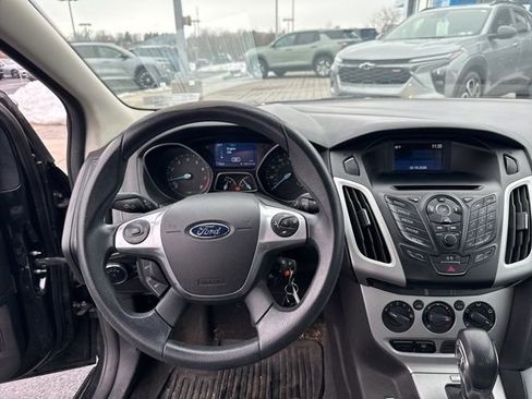 Used 2014 Ford Focus SE w/ SE Winter Package image 9