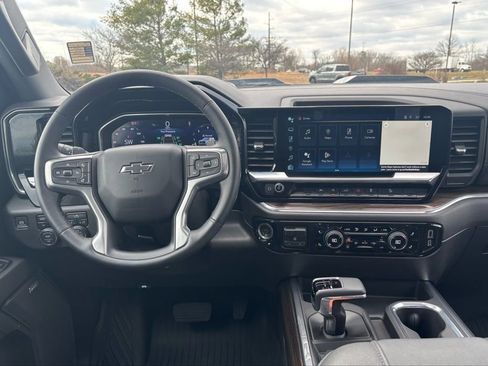 Used 2024 Chevrolet Silverado 1500 LT Trail Boss w/ Convenience Package II image 25