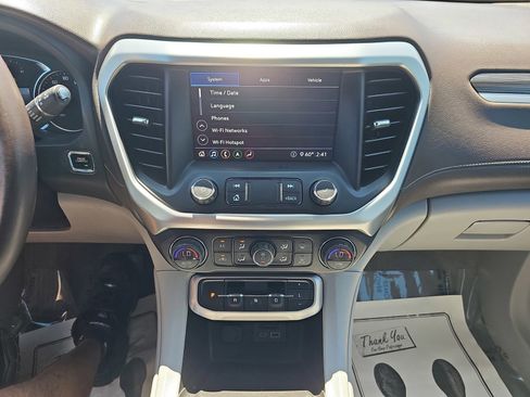 Used 2020 GMC Acadia SLT FWD image 17