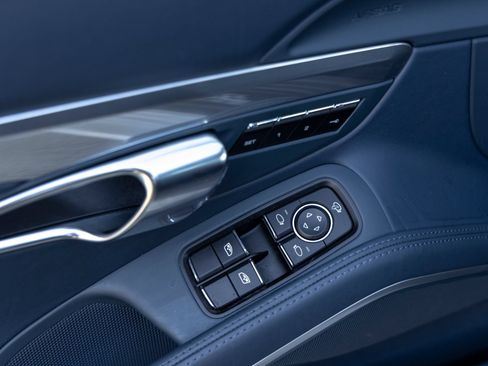 Certified 2025 Porsche 718 Boxster S RWD image 22