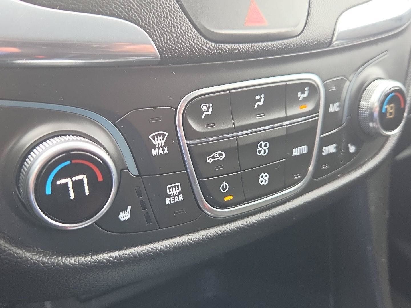 Used 2020 Chevrolet Equinox LT FWD image 15