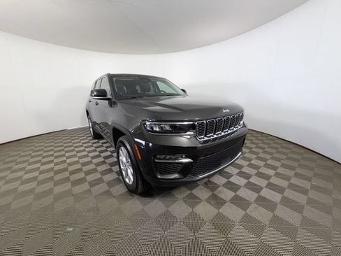 Used 2024 Jeep Grand Cherokee Limited AWD/4WD image 34