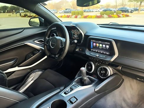 Used 2017 Chevrolet Camaro SS image 11