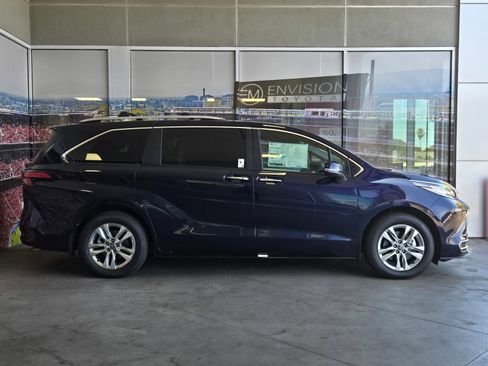 Certified 2026 Toyota Sienna Limited FWD image 4