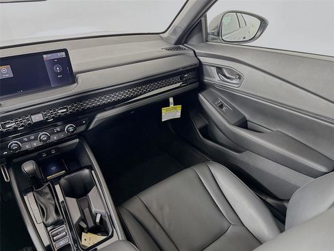 Used 2025 Honda Accord Sport image 24