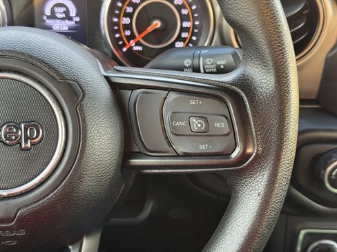 Used 2018 Jeep Wrangler Unlimited Sport image 24