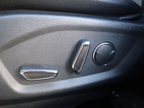 Used 2017 Ford Explorer XLT w/ Equipment Group 202A image 65