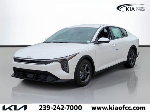 New 2026 Kia K4 FWD image 3