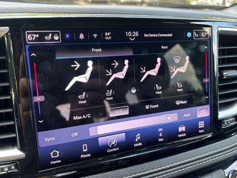 Used 2025 Chrysler Pacifica Limited FWD image 20