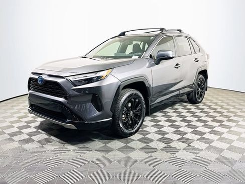 Certified 2022 Toyota RAV4 SE w/ Convenience Package AWD/4WD image 4