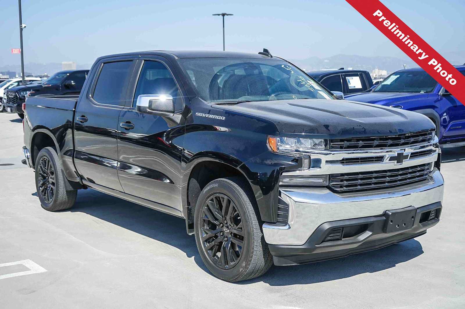 Used 2022 Chevrolet Silverado 1500 LT w/ Bed Protection Package RWD image 3