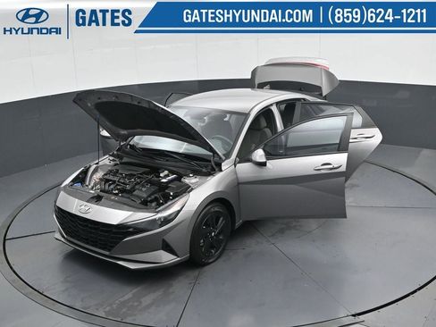 Certified 2022 Hyundai Elantra SEL w/ Preferred Accessory Package image 50