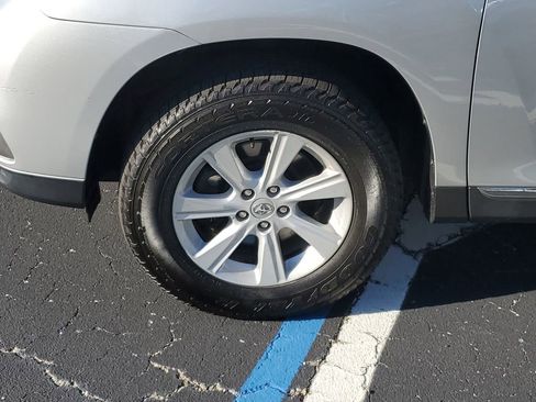 Used 2013 Toyota Highlander SE image 11