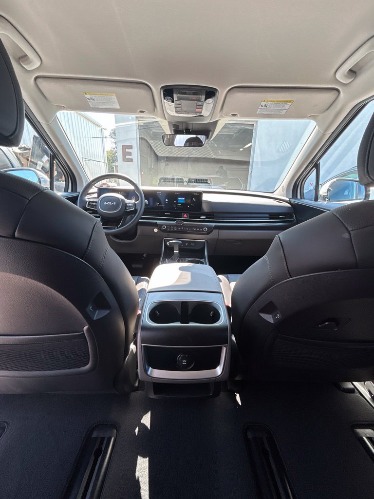 Certified 2026 Kia Carnival LX FWD image 15