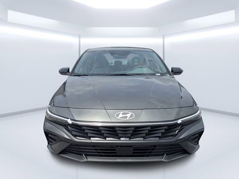 New 2026 Hyundai Elantra SEL Sport Premium FWD image 8