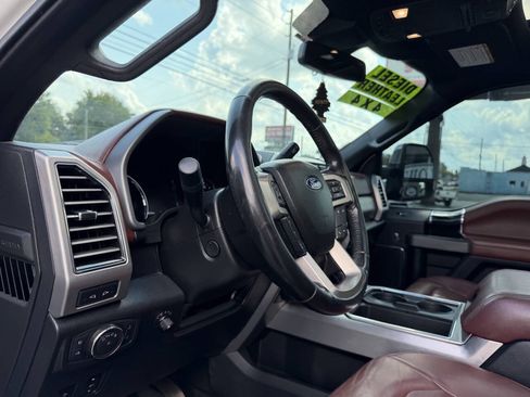 Used 2020 Ford F250 Platinum w/ FX4 Off-Road Package AWD/4WD image 16