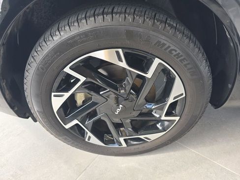 Certified 2025 Kia Sportage SX image 37