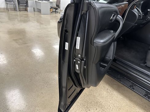 Used 2020 Nissan Armada SL w/ Premium Package image 43