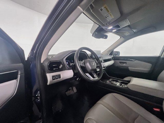 Used 2025 Honda Pilot EX-L image 16