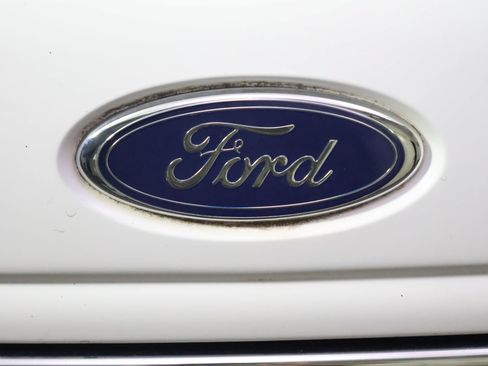 Used 2000 Ford E-150 and Econoline 150 RWD image 26