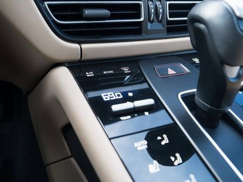 Certified 2023 Porsche Macan S image 26