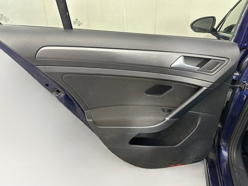 Used 2019 Volkswagen e-Golf SE w/ Driver Assistance Package FWD image 25