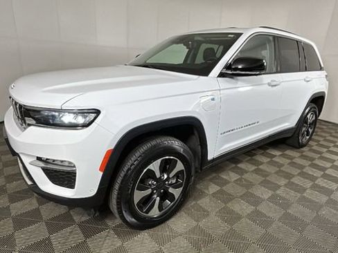 Used 2022 Jeep Grand Cherokee Limited 4xe w/ Luxury Tech Group II AWD/4WD image 7