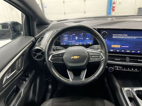 Used 2025 Chevrolet Equinox EV LT w/ Comfort Package AWD/4WD image 11