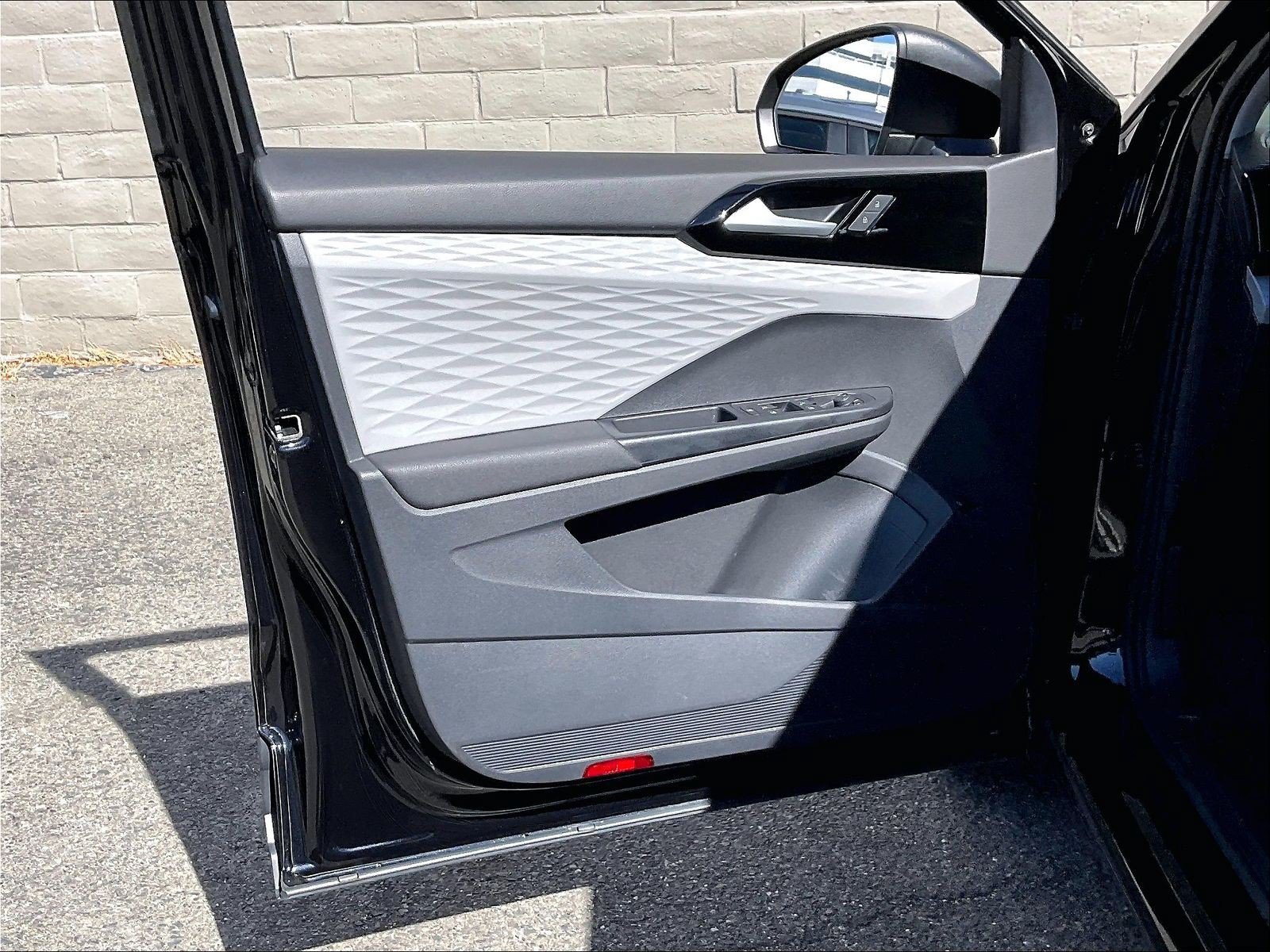 Certified 2023 Volkswagen Taos S FWD image 22