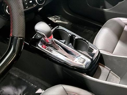 Used 2025 Chevrolet Trax RS w/ Sunroof Package image 18