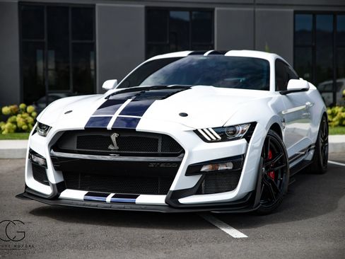 Used 2021 Ford Mustang Shelby GT500 w/ Technology Package RWD image 2
