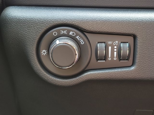 New 2026 Chrysler Voyager LX FWD image 26