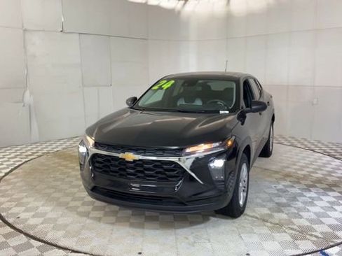 Used 2024 Chevrolet Trax LS FWD image 6