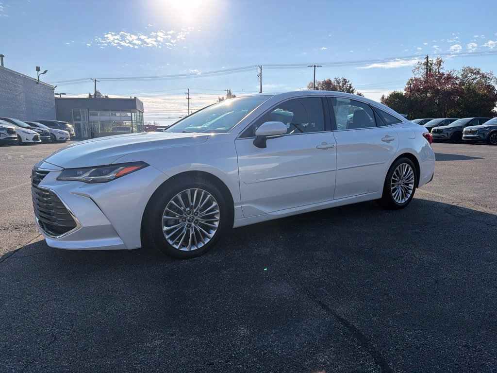 Used 2020 Toyota Avalon Limited w/ Advanced Safety Package FWD image 4