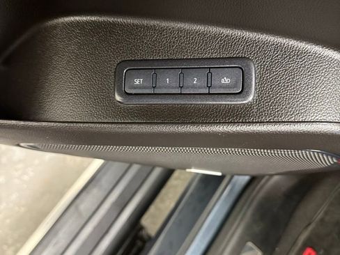 Used 2019 GMC Yukon Denali w/ Open Road Package AWD/4WD image 11