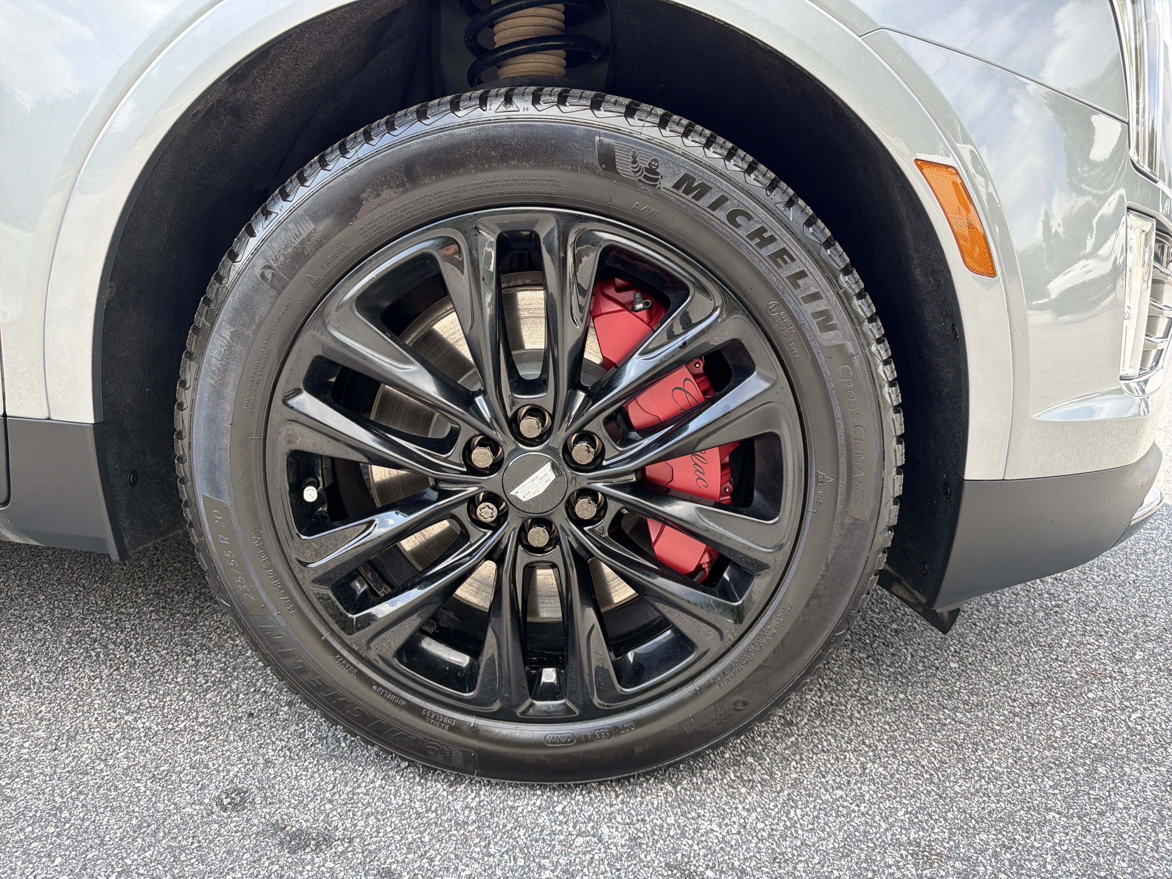 Used 2023 Cadillac XT5 Sportv w/ LPO, Floor Liner Package AWD/4WD image 14