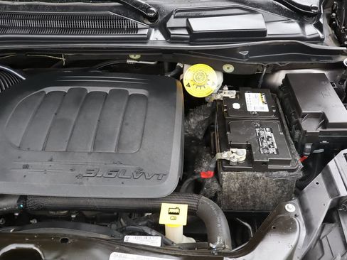 Used 2020 Dodge Grand Caravan SXT FWD image 35