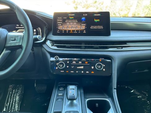 Used 2023 INFINITI QX60 Luxe w/ Cargo Package AWD/4WD image 15