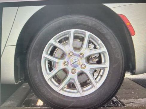 Used 2023 Chrysler Voyager LX image 17