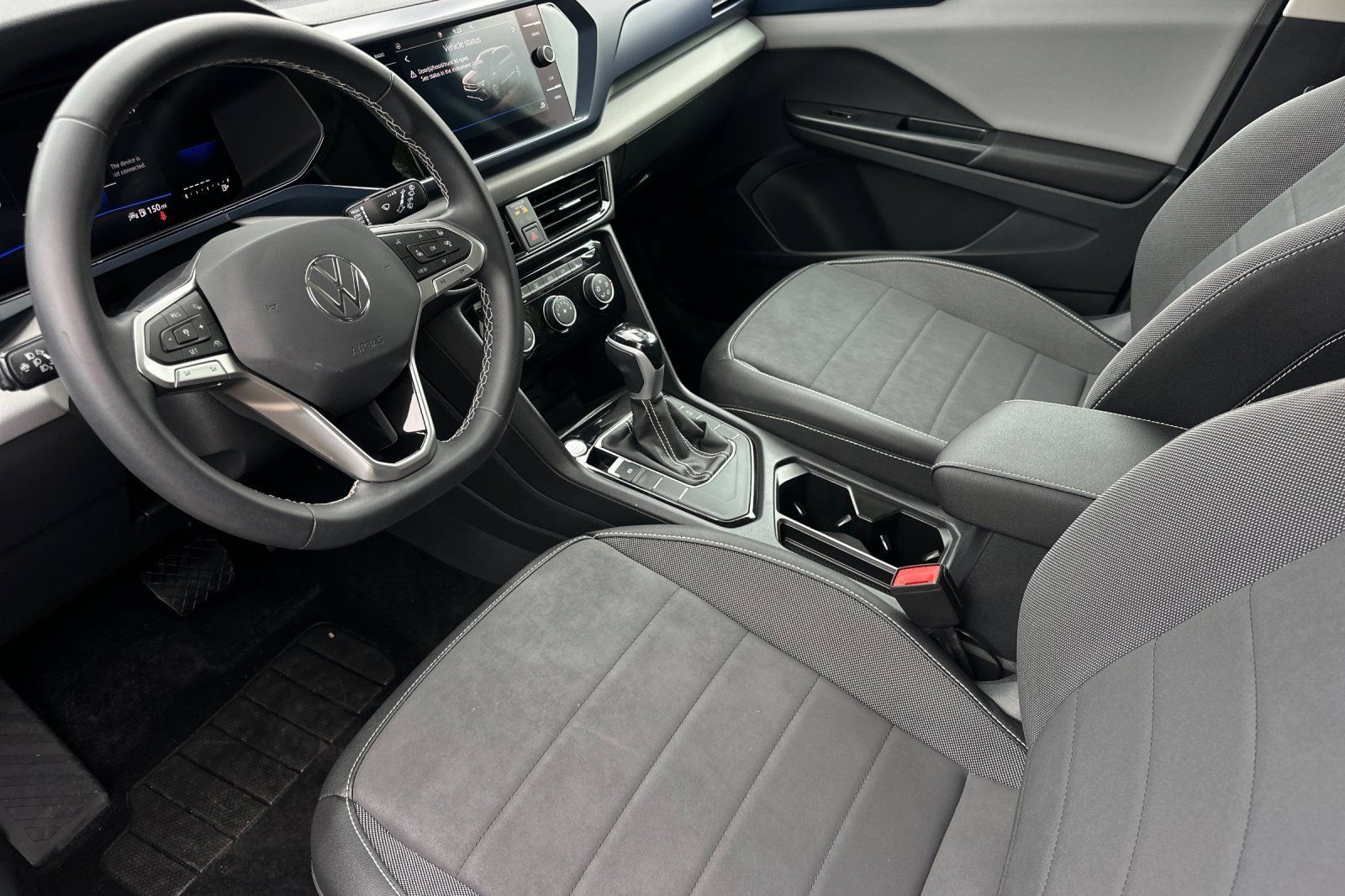 Used 2023 Volkswagen Taos SE w/ Panoramic Sunroof Package FWD image 10