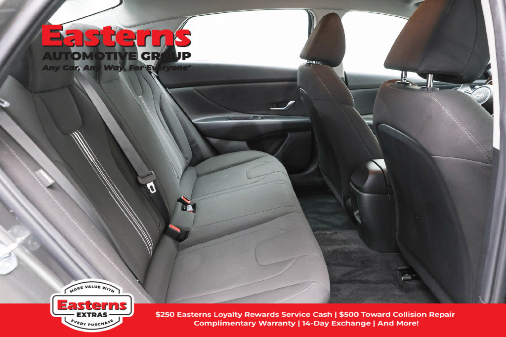 Used 2024 Hyundai Elantra SEL FWD image 23