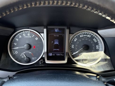 Certified 2018 Toyota Tacoma SR5 RWD image 33