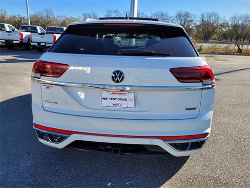 Used 2022 Volkswagen Atlas Cross Sport SEL R-Line image 10
