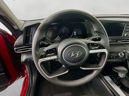 Used 2022 Hyundai Elantra SEL FWD image 11