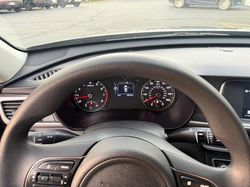 Used 2018 Kia Optima LX image 11