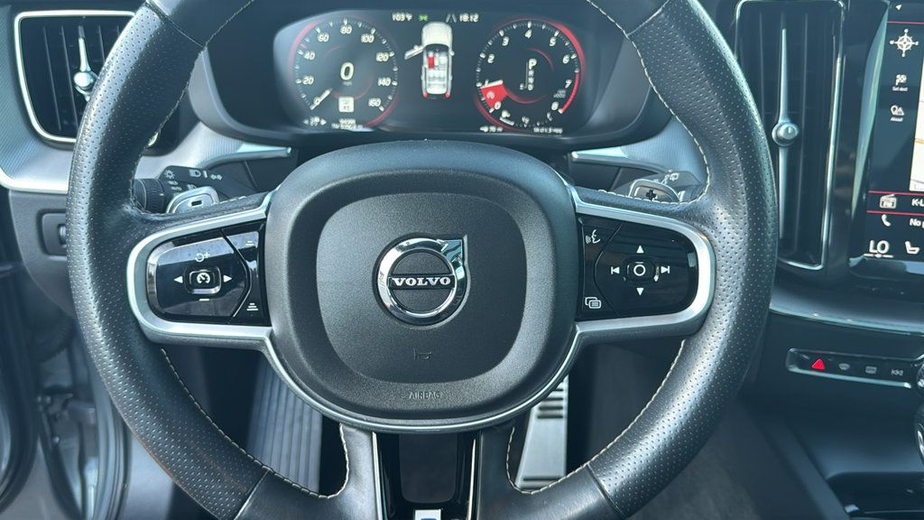 Used 2018 Volvo XC60 T6 R-Design w/ Convenience Package AWD/4WD image 10