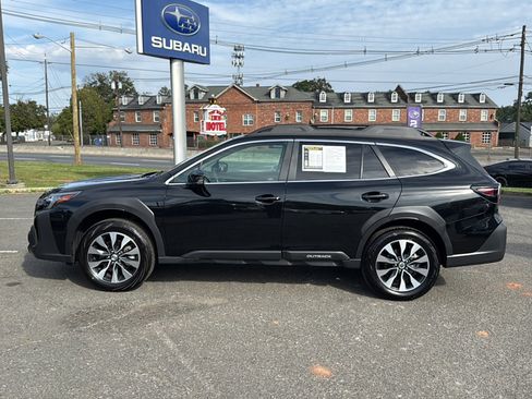 Used 2025 Subaru Outback Limited image 4