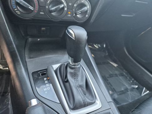 Used 2014 MAZDA MAZDA3 i SV FWD image 12