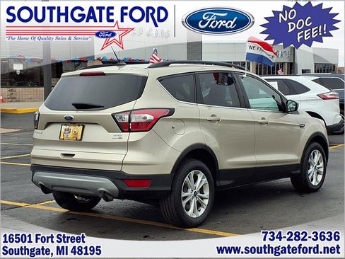 Used 2018 Ford Escape SEL image 2